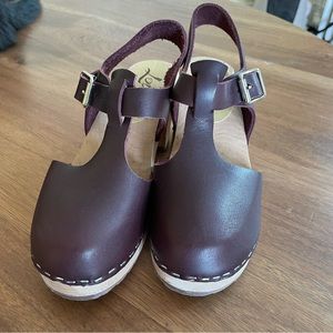 NWOT Lotta from Stockholm T-Bar Clogs
